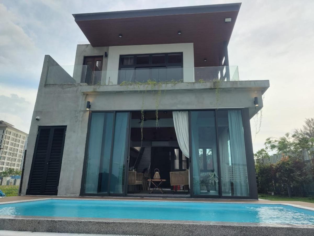 Ocean Nadi 4 Bedrooms Beachfront Villa Pd Port Dickson Exterior photo